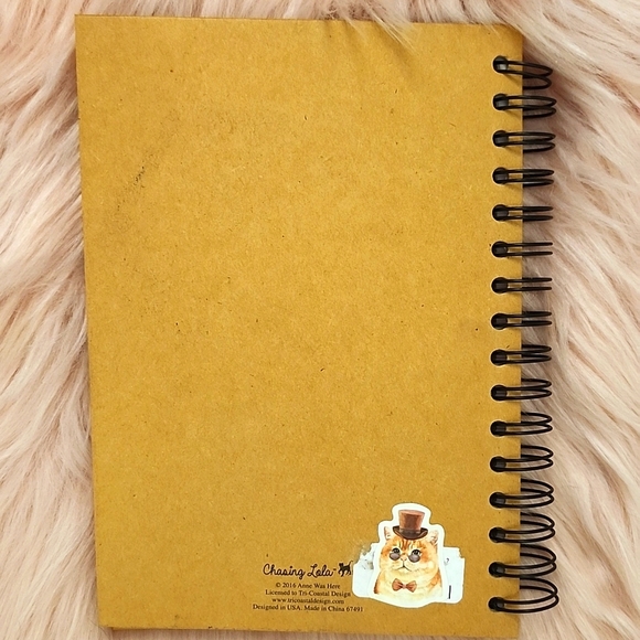 Brand New CHASING LOLA "QUEEN CROWN" CAT 🐈 NOTEBOOK - Picture 2 of 3